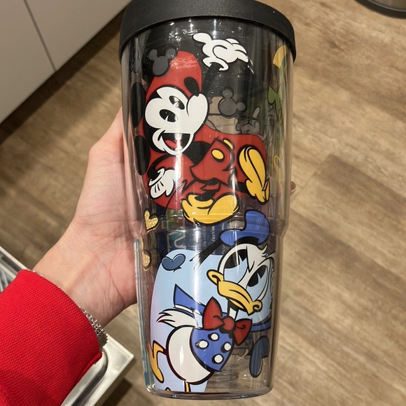 Nwt Tervis DISNEY classic characters 24oz tumbler - Picture 2 of 3